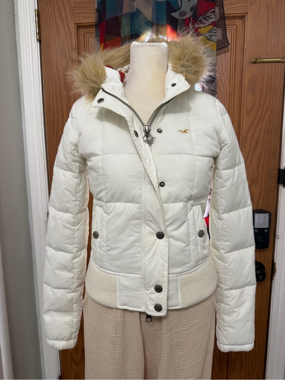 Hollister Y2K Women’s Small White Down Puffer Jacket Faux Fur Hood Floral Lining